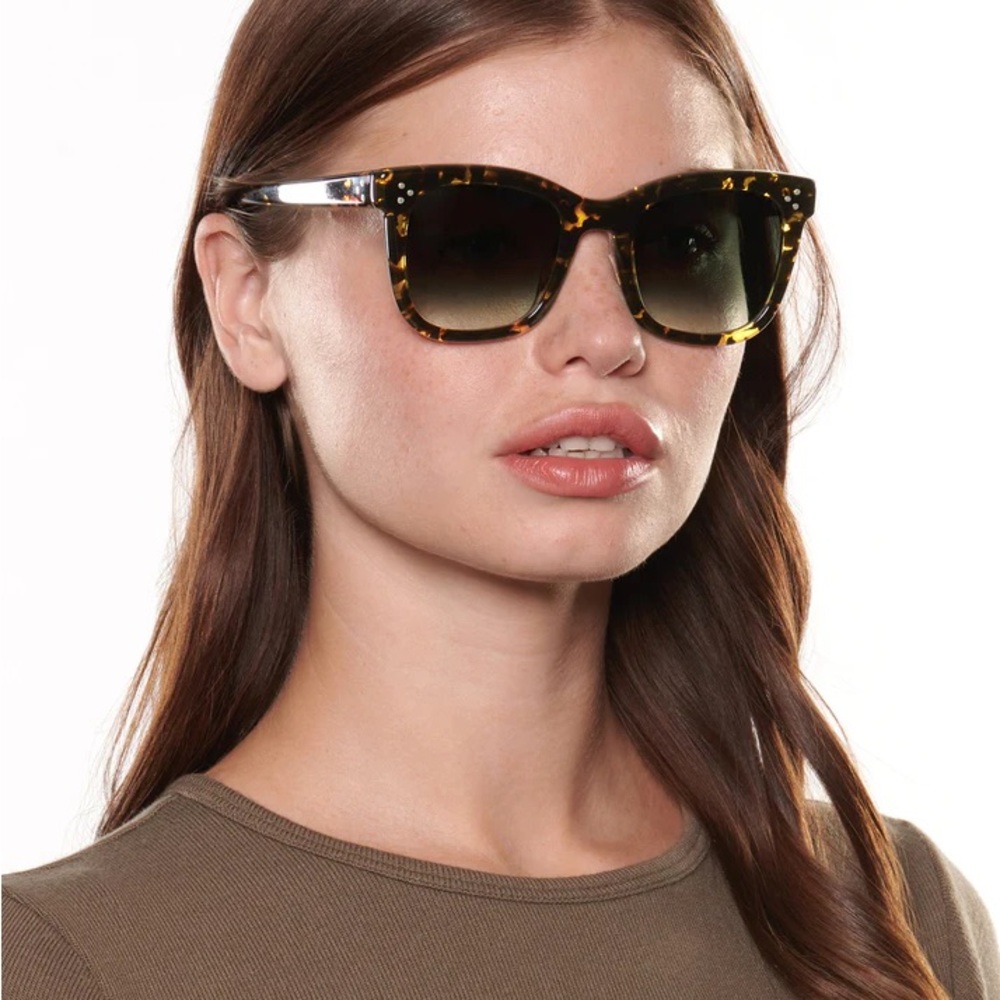 KREWE Adele Sunglasses in Zulu